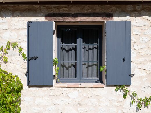 homea-installation-volets-bois-perpignan